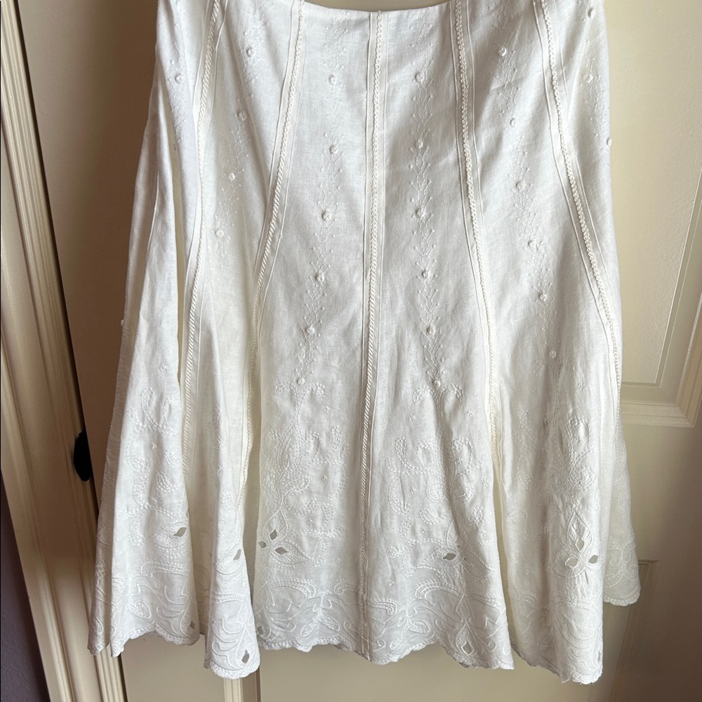 ANTONIO MELANI Cream Skirt
#0023 - Picture 7 of 10